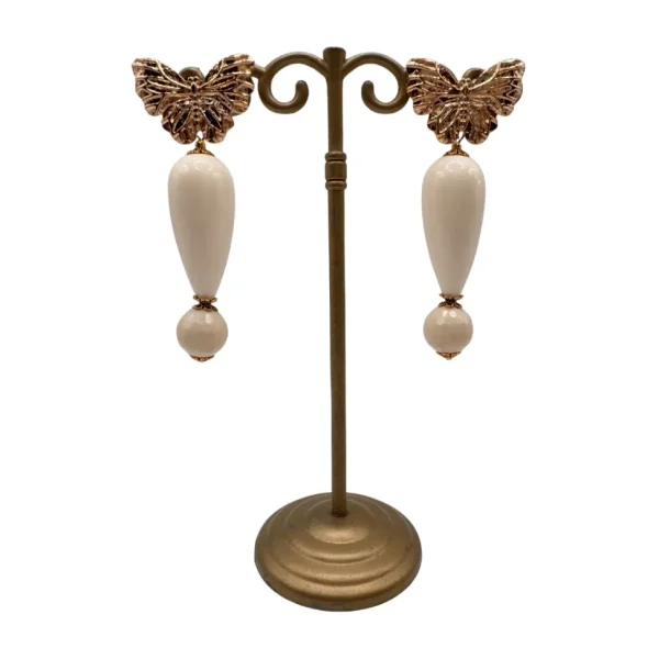 Pendiente Lágrima Beige Mariposa