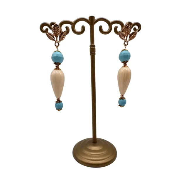 Pendiente Lágrima Lanza Beige / Celeste