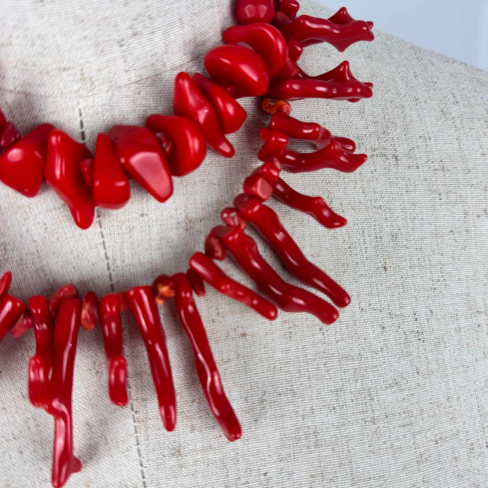 collar, collar de resina, collar rojo, bisutería, complemento de mujer, accesorios de verano, collar maxi, estilo mediterráneo, moda mujer, collar original