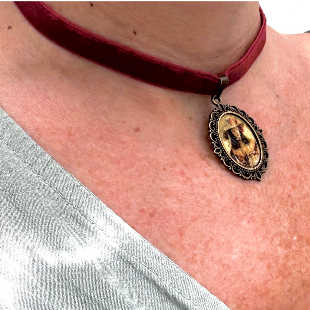 Colgante del Traslado de la Virgen del Rocío de Pastora con cinta terciopelo elástica burdeos
